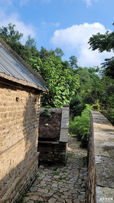 雨后卧云铺