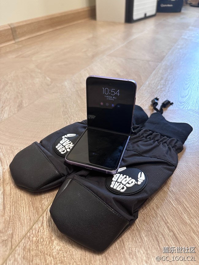 【我的三星手机搭配】Z FLIP3+滑雪手套