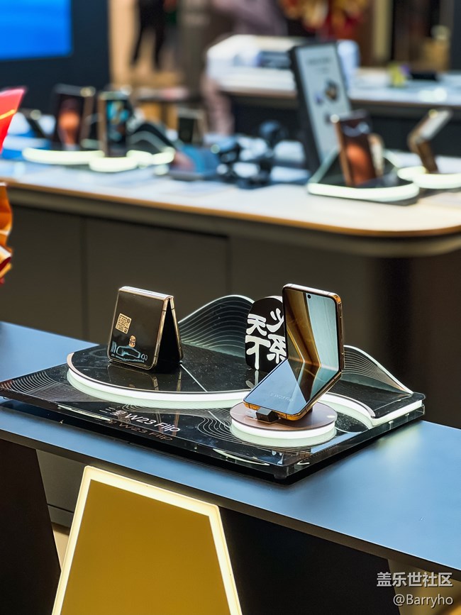 【三星W23系列快闪店打卡】三星W高端系列来了,你的时尚单品 【三星W23系列快闪店打卡】三星W高端系列来了,你的时尚单品