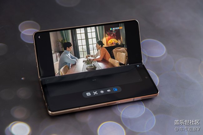 体验下 三星W23的实用小功能：多角度旋停