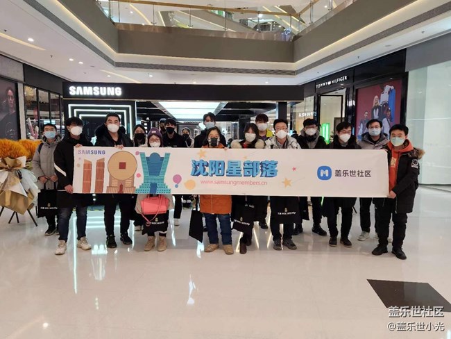 【三星W23系列快闪店打卡】感受W23的尊贵，观赏电影大作回顾