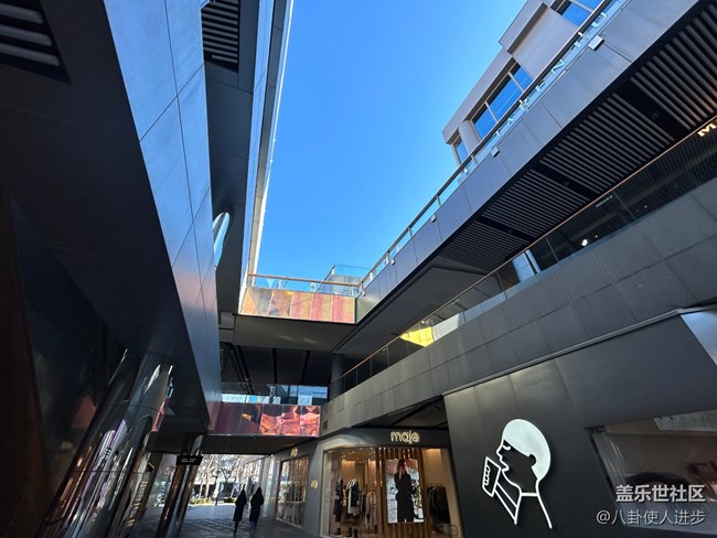 拍照对比：iPhone 14 Plus VS Galaxy S22+