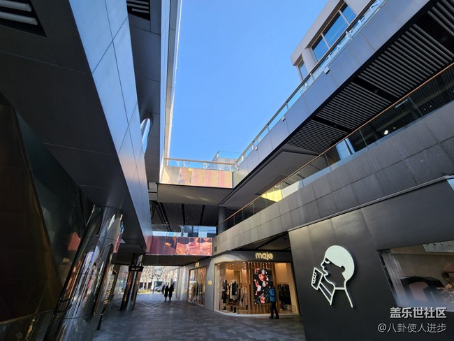 拍照对比：iPhone 14 Plus VS Galaxy S22+