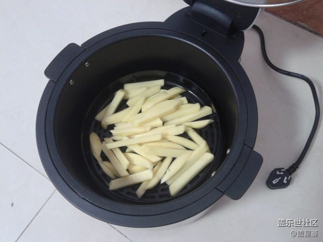 【打卡精彩生活】用空气炸锅自制薯条