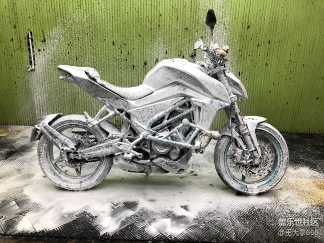 【生活边角料】+刷洗机车