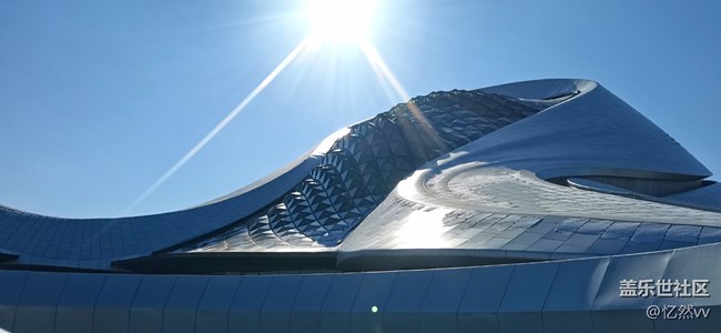【仰望天空】晴空下的大剧院