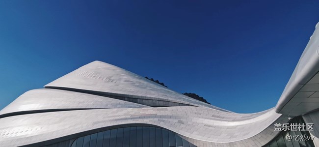 【仰望天空】晴空下的大剧院