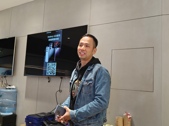 三星Galaxy S23中国发布会（广州站）门店直播热闹现场