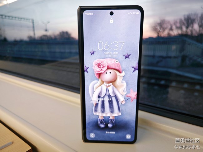 三星不愧是这个时代手握感最好的折叠屏手机