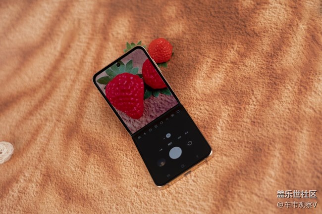 三星W23 Flip多角度悬停拍照的可玩性还是蛮高