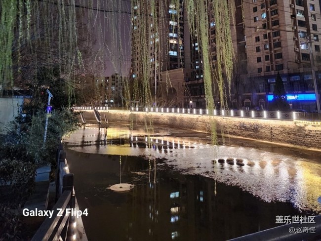 三星小折叠的夜景表现不错