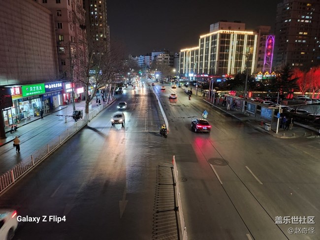 三星小折叠的夜景表现不错