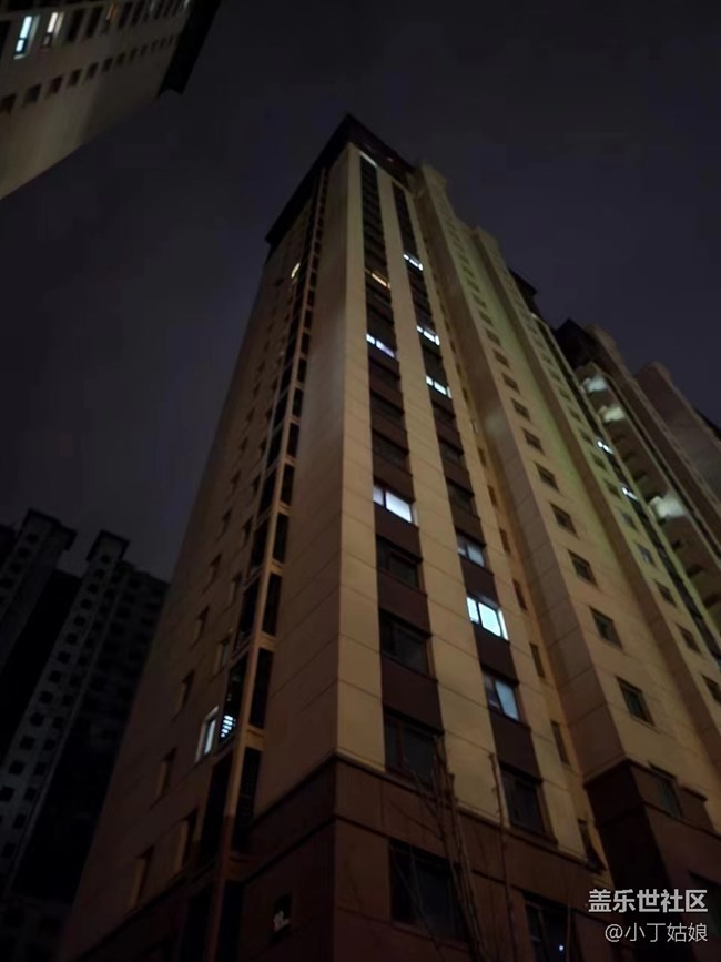 心系天下W23 Flip的夜拍效果也太好了吧！
