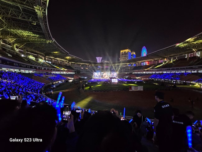 带着三星S23 Ultra看汪峰演唱会