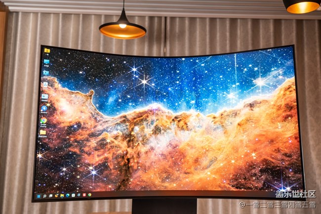 三星玄龙骑士电竞显示器 ARK G97NB屏幕画质超nice！！！
