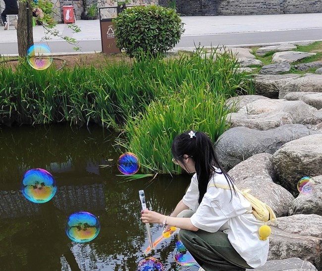 【五一欢乐出游】山上的小猴子好可爱~~
