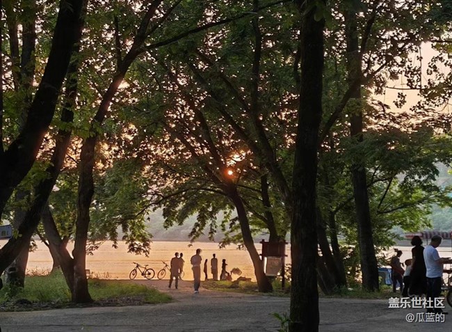 #假期掠影——霓虹