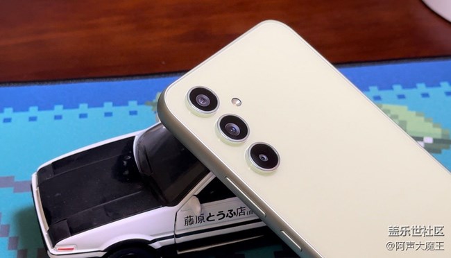 很难想象Galaxy A54也配有防尘防水[泪][泪][泪] ​​​