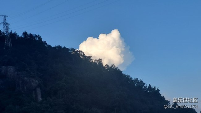 【火热的夏天】一朵云