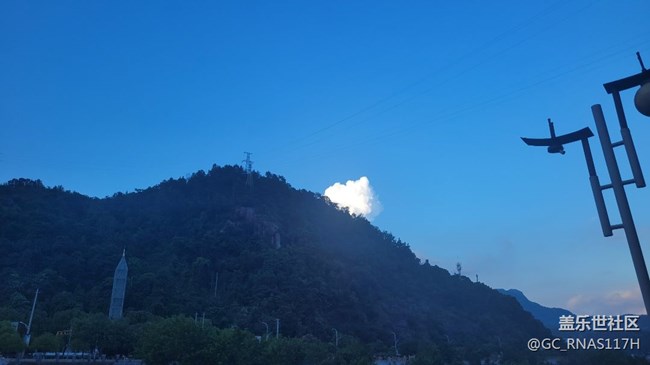 【火热的夏天】一朵云