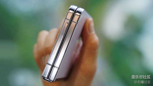 更“大”外屏带来新体验 三星Galaxy Z Flip5评测
