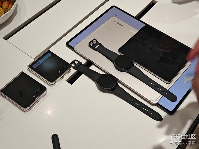 【第五代折叠新品】抢先上手摸新品，太爽了