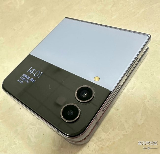 三星Galaxy  Flip4内屏耐用性高