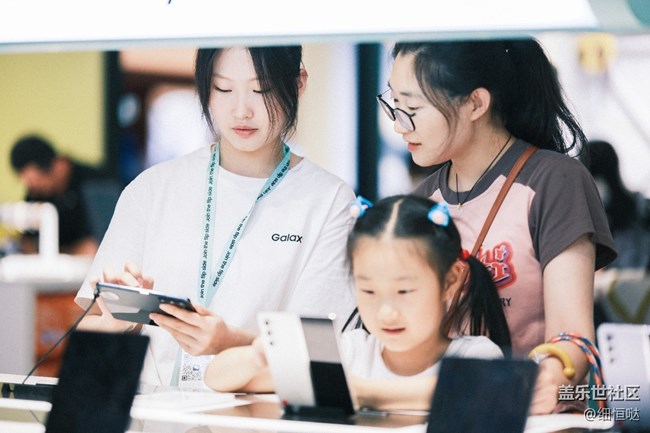 折叠第五代 谁能不爱 济南三星快闪店活动回顾