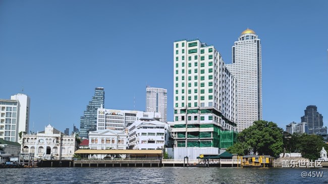 【捕捉夏日美好】欣赏多样化的建筑