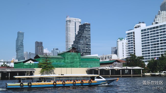 【捕捉夏日美好】欣赏多样化的建筑