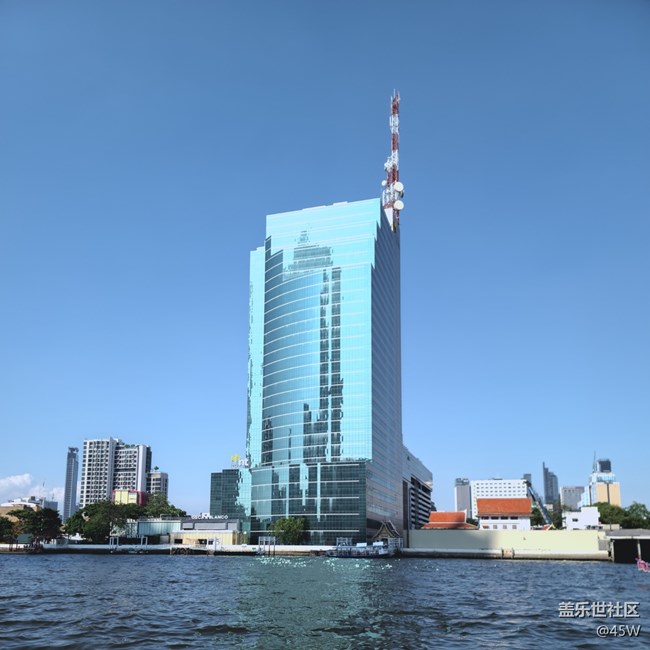 【捕捉夏日美好】欣赏多样化的建筑