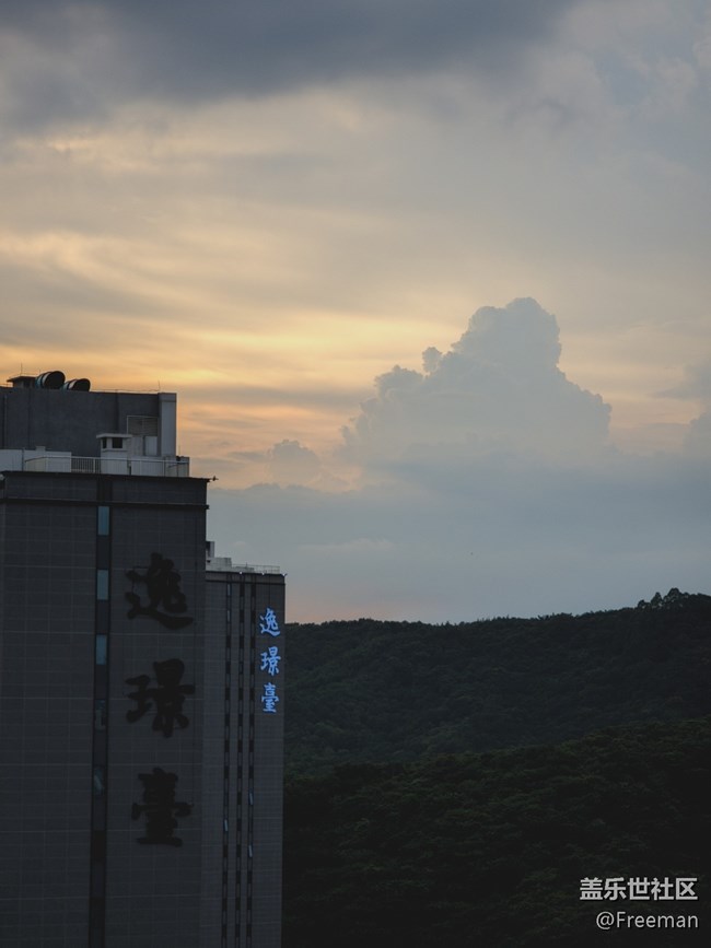 【长焦距下的城市之美】天空中的艺术雕塑