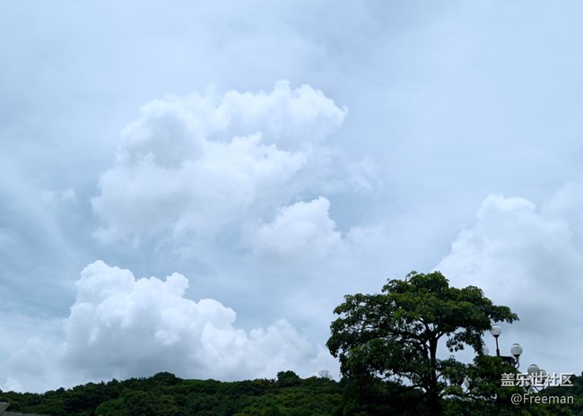 【长焦距下的城市之美】天空中的艺术雕塑