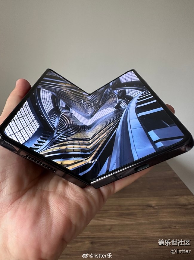 三星Galaxy Z Fold 4的折叠屏转轴寿命有多久？