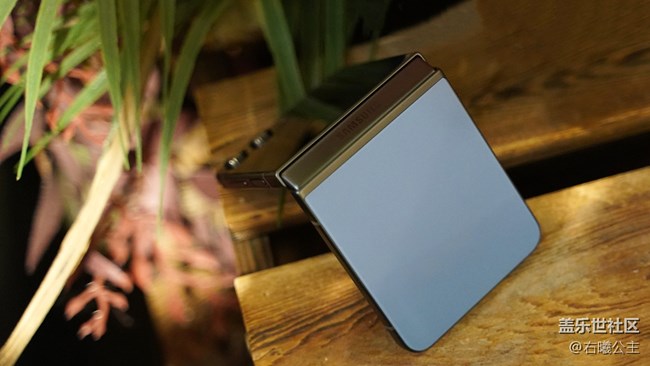 Galaxy Z Flip5三星商城专属颜色精美图赏