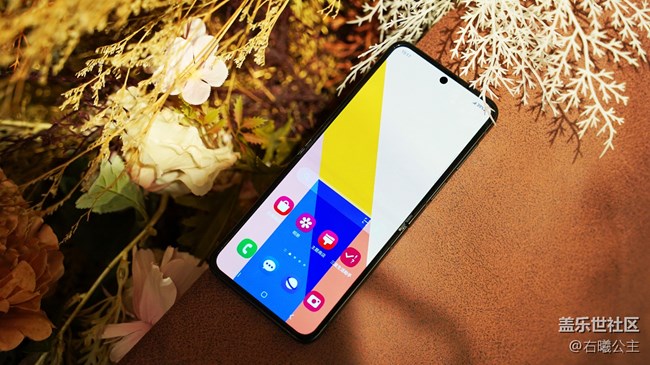 Galaxy Z Flip5三星商城专属颜色精美图赏