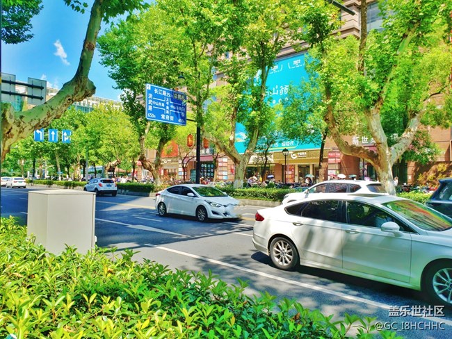 【街景】+一条繁华路