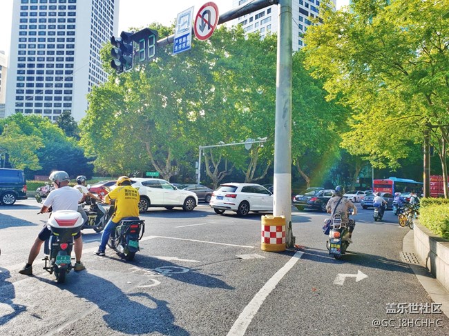 【街景】+新街口东北角
