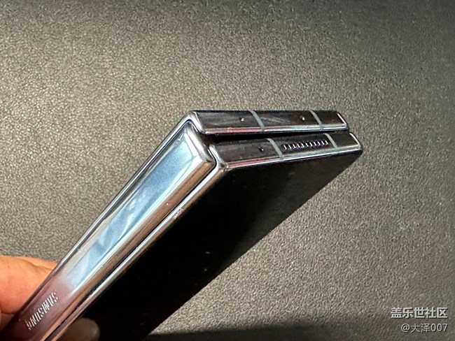 你们知道三星Galaxy Z Fold4是如何做到IPX8级防水的吗？