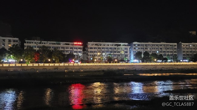 【夜景街头】迷人小城