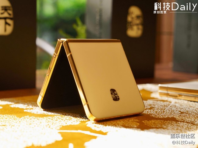 「心系天下W24」与「心系天下W24Flip」高端集大成之作