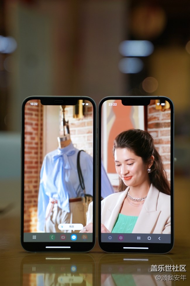 两个iPhone手机拼成一个折叠屏？三星做到了！