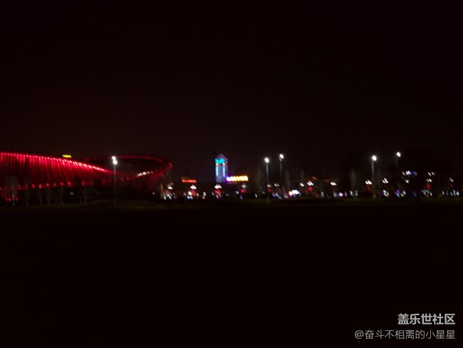 滨江之夜，灯火璀灿