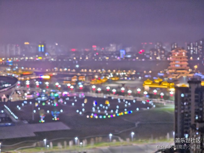 滨江之夜，灯火璀灿
