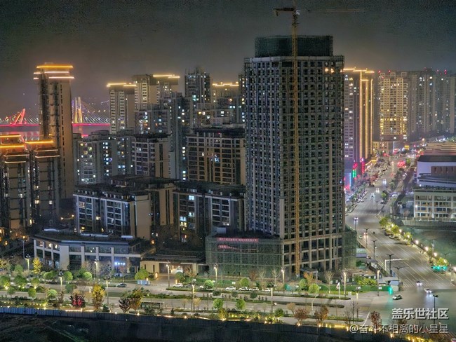 滨江之夜，灯火璀灿