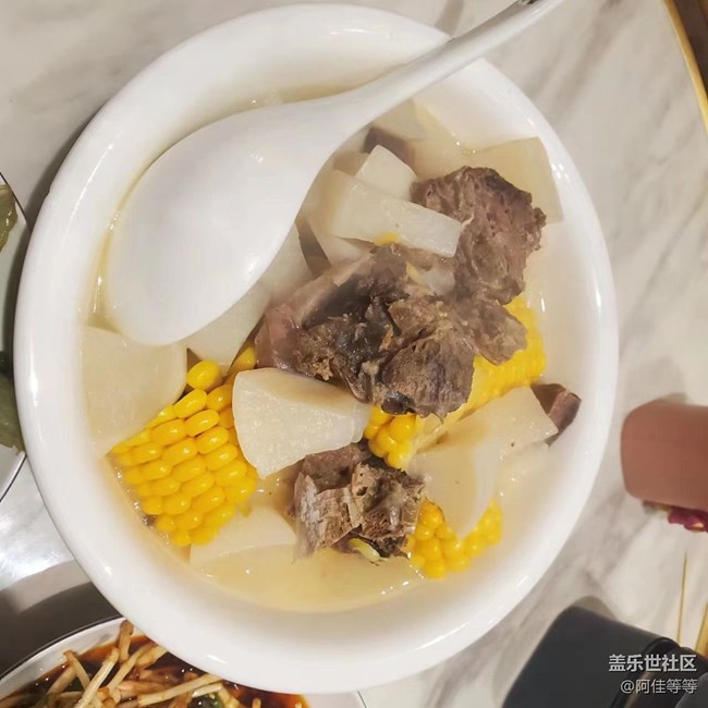 【新年霸王餐】+腊排骨炖萝卜和玉米