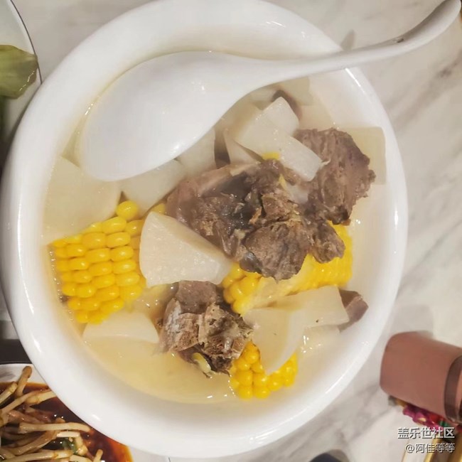 【新年霸王餐】+腊排骨炖萝卜和玉米