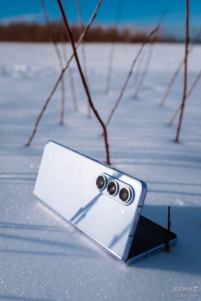 雪中精灵——Galaxy Z Fold5 冰萃蓝图赏
