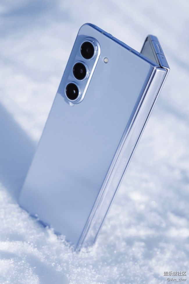 雪中精灵——Galaxy Z Fold5 冰萃蓝图赏