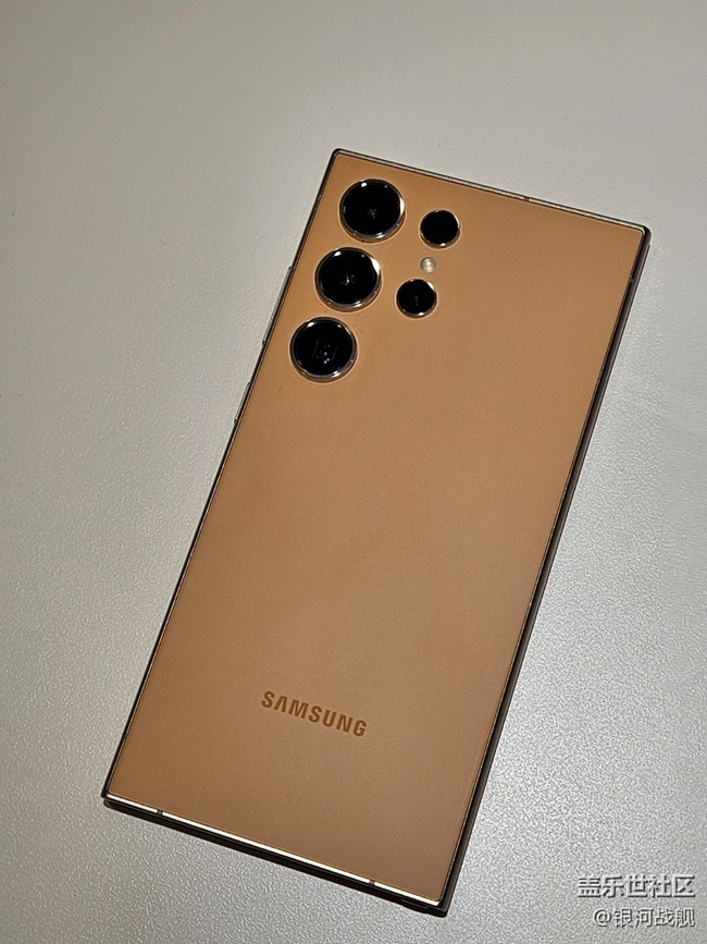 拍拍我的橙色S24 Ultra